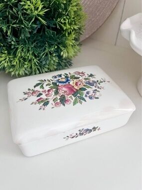 Vintage Wedgwood Floral Porcelain Jewelry Trinket Box